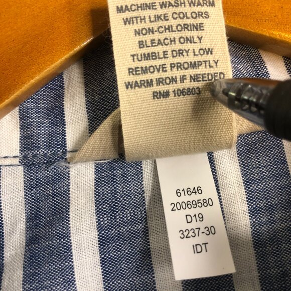 Duluth Trading Shirt Womens Large Blue Free Range Chambray Organic Cotton Button - Picture 3 of 8